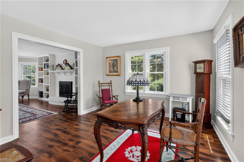 Photo 8 of 48 residential for sale in Chesapeake virginia