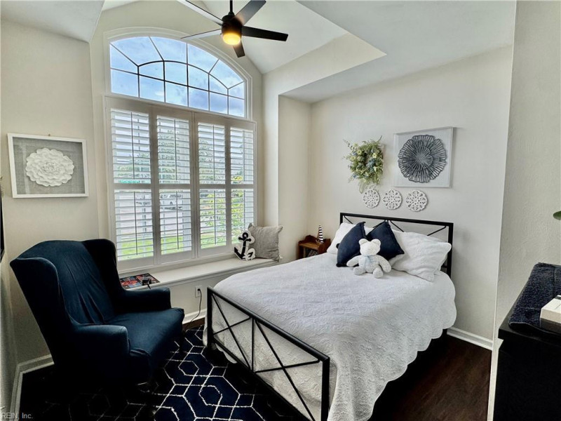 Photo 11 of 16 residential for sale in Virginia Beach virginia