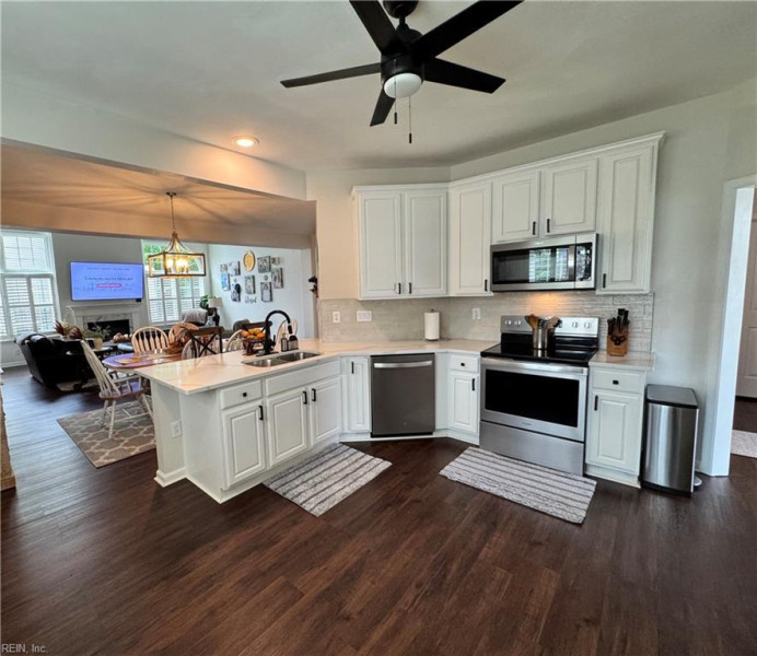 Photo 3 of 16 residential for sale in Virginia Beach virginia