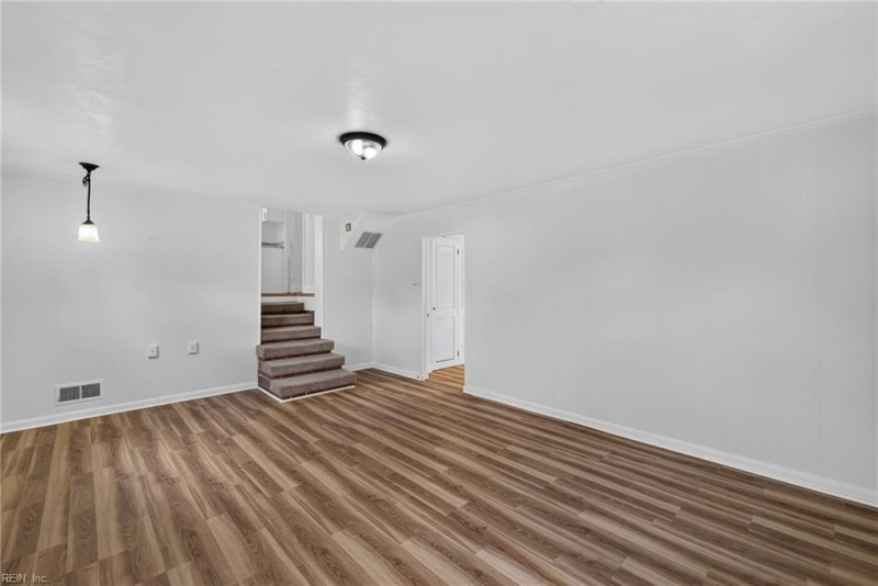 Photo 13 of 40 residential for sale in Portsmouth virginia