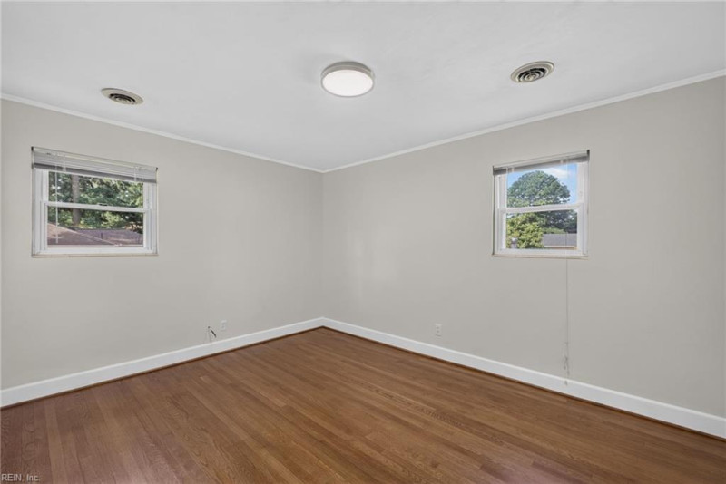 Photo 17 of 40 residential for sale in Portsmouth virginia