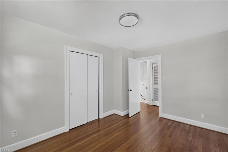 Photo 20 of 40 residential for sale in Portsmouth virginia