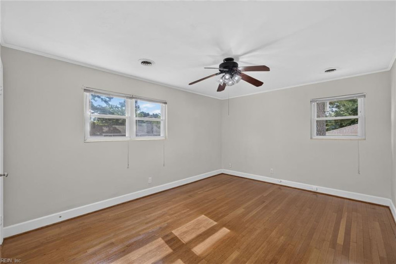 Photo 21 of 40 residential for sale in Portsmouth virginia