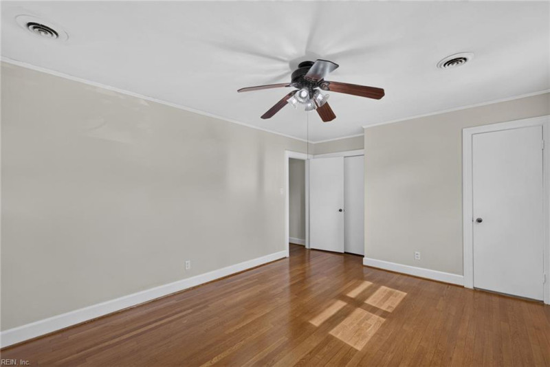 Photo 22 of 40 residential for sale in Portsmouth virginia