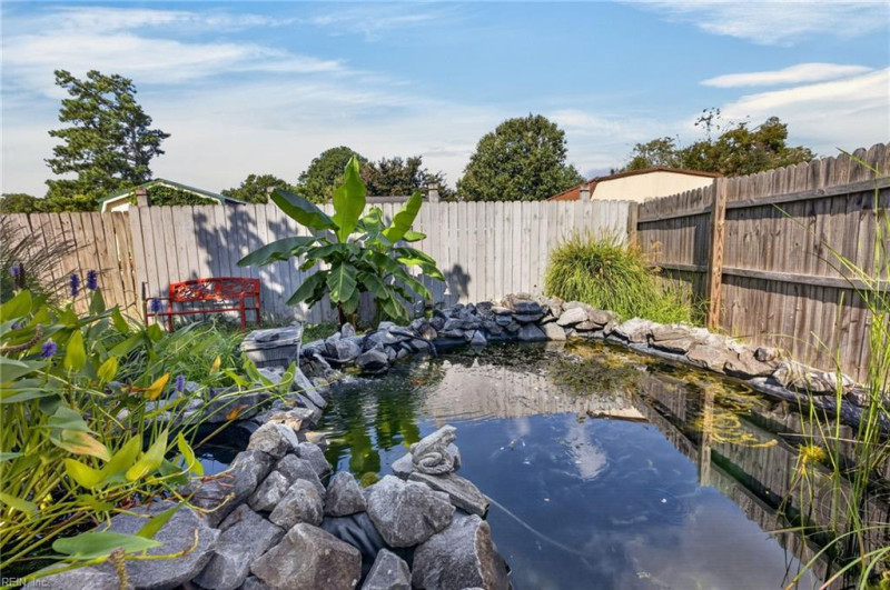 Photo 33 of 40 residential for sale in Portsmouth virginia