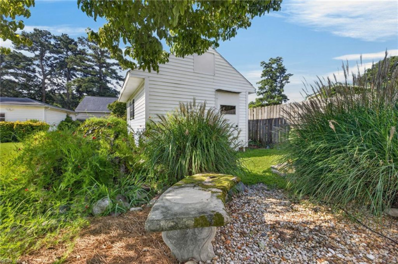 Photo 34 of 40 residential for sale in Portsmouth virginia