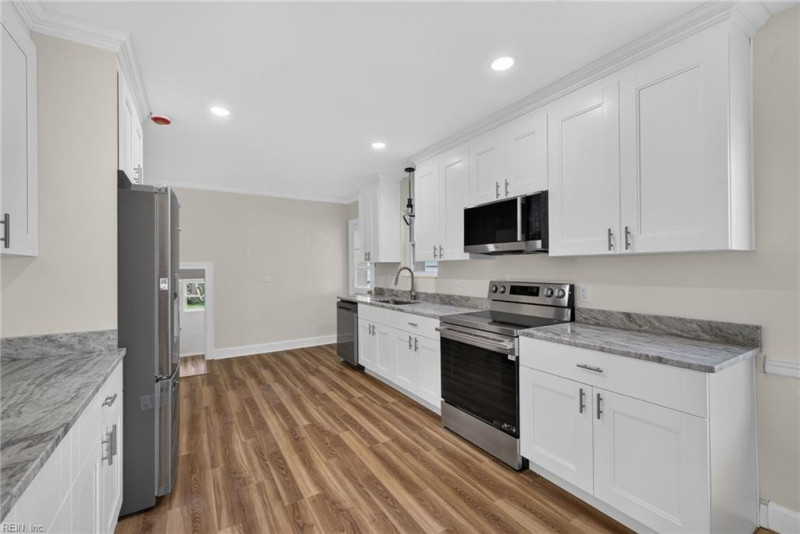 Photo 7 of 40 residential for sale in Portsmouth virginia