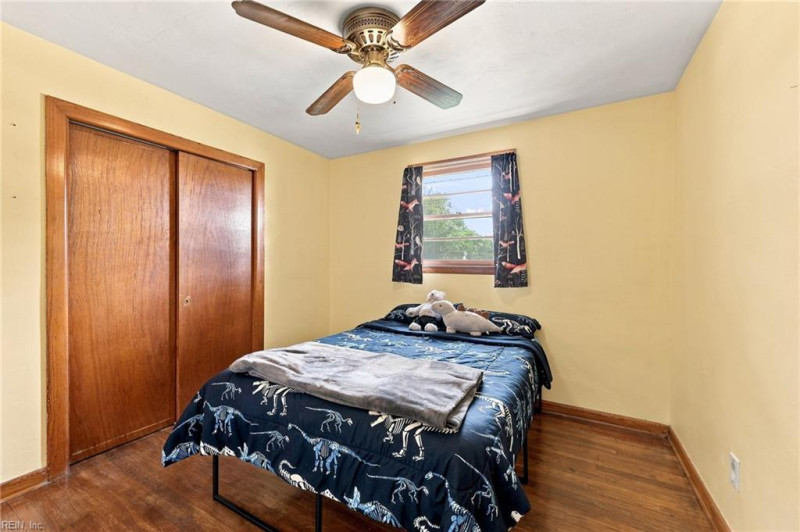 Photo 17 of 40 residential for sale in Chesapeake virginia