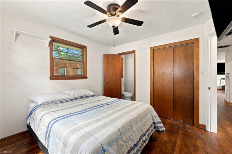 Photo 19 of 40 residential for sale in Chesapeake virginia