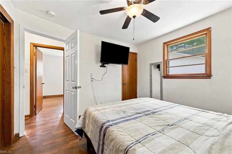 Photo 21 of 40 residential for sale in Chesapeake virginia