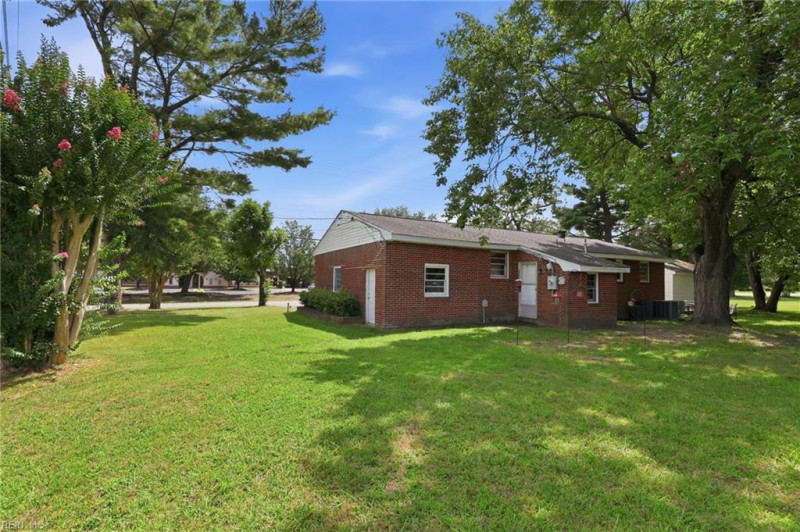 Photo 25 of 40 residential for sale in Chesapeake virginia