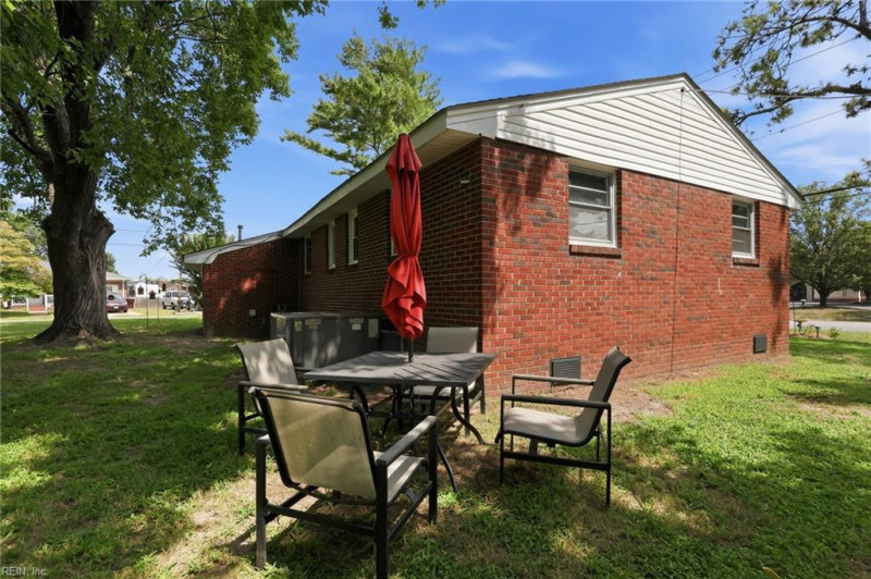 Photo 27 of 40 residential for sale in Chesapeake virginia