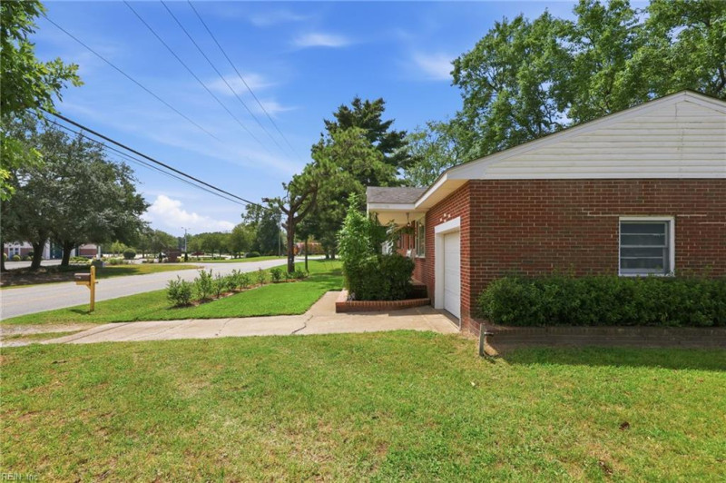 Photo 28 of 40 residential for sale in Chesapeake virginia