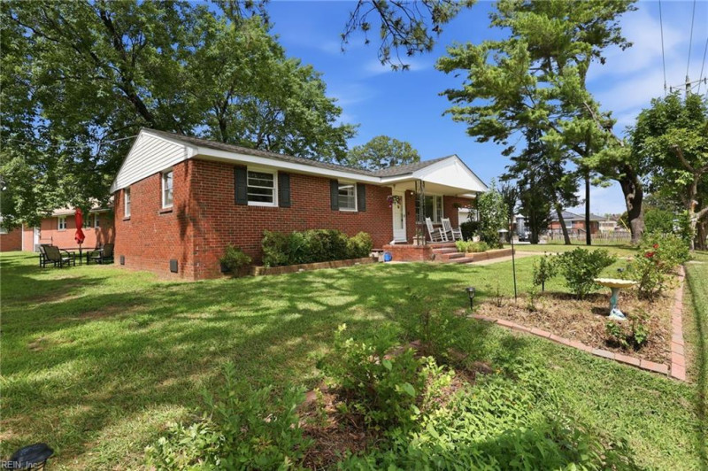 Photo 30 of 40 residential for sale in Chesapeake virginia
