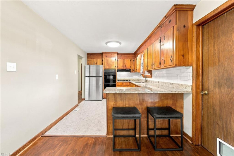 Photo 9 of 40 residential for sale in Chesapeake virginia