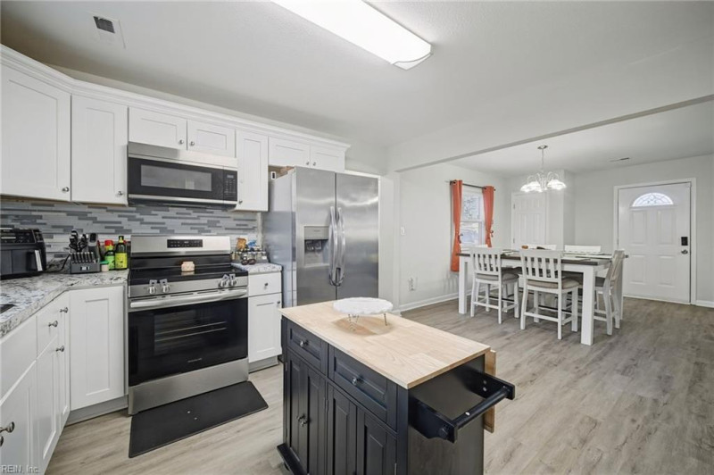 Photo 12 of 34 residential for sale in Virginia Beach virginia