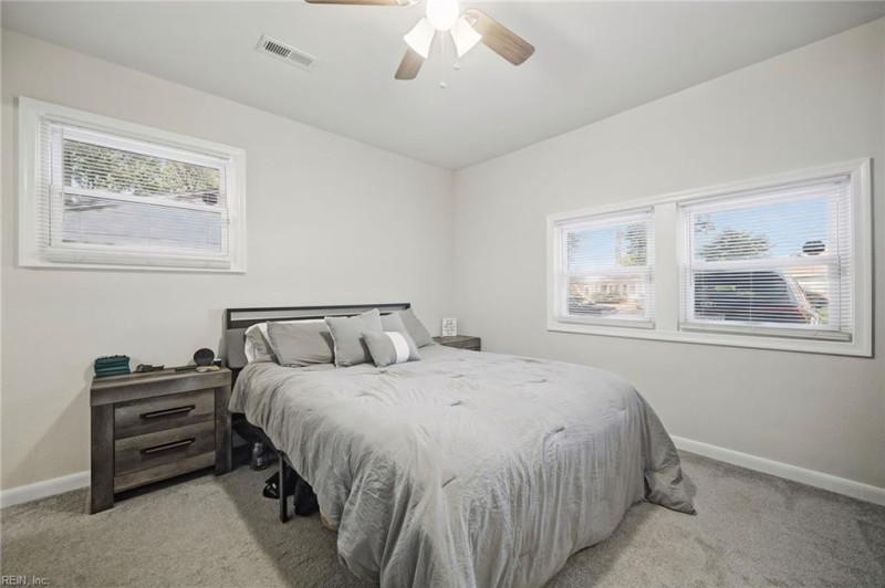 Photo 13 of 34 residential for sale in Virginia Beach virginia
