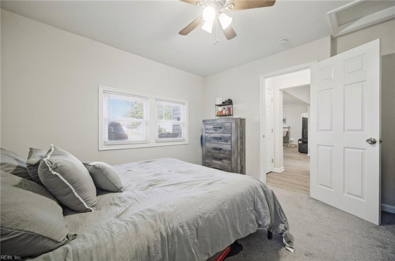 Photo 14 of 34 residential for sale in Virginia Beach virginia