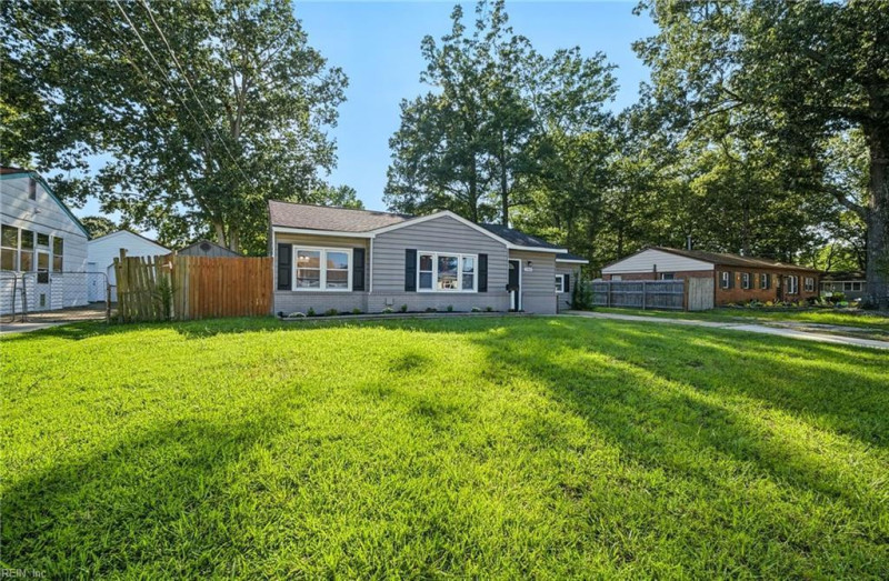Photo 2 of 34 residential for sale in Virginia Beach virginia