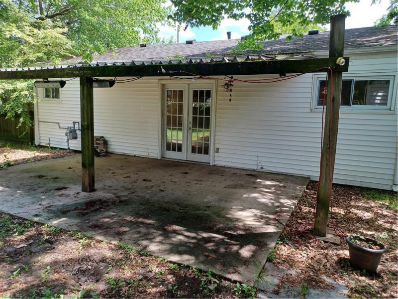 Photo 11 of 12 residential for sale in Chesapeake virginia Photo 11 of 12 residential for sale in Chesapeake virginia