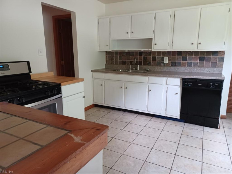 Photo 2 of 12 residential for sale in Chesapeake virginia Photo 2 of 12 residential for sale in Chesapeake virginia