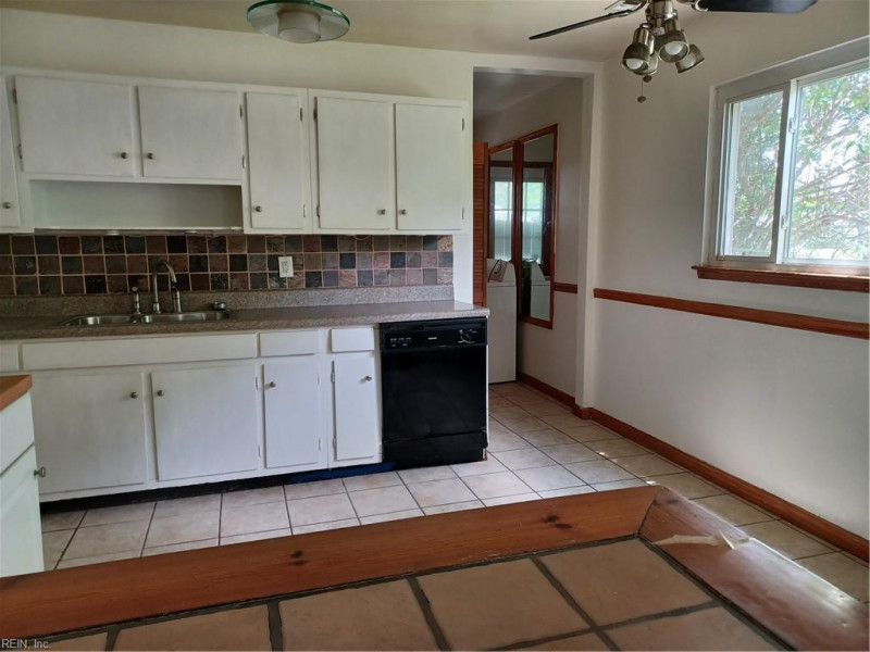 Photo 4 of 12 residential for sale in Chesapeake virginia Photo 4 of 12 residential for sale in Chesapeake virginia