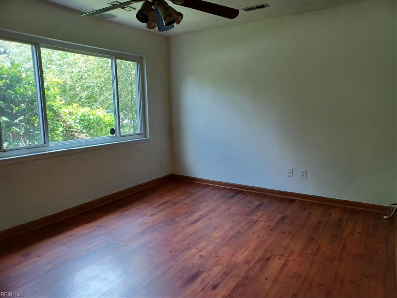 Photo 5 of 12 residential for sale in Chesapeake virginia Photo 5 of 12 residential for sale in Chesapeake virginia