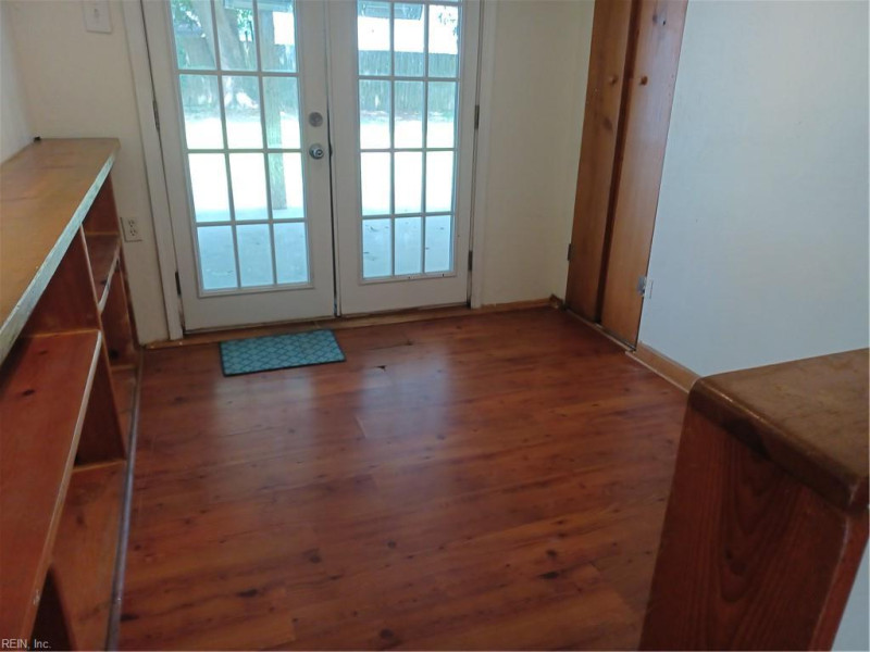 Photo 6 of 12 residential for sale in Chesapeake virginia Photo 6 of 12 residential for sale in Chesapeake virginia