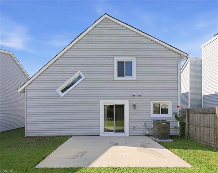 Photo 13 of 45 residential for sale in Virginia Beach virginia