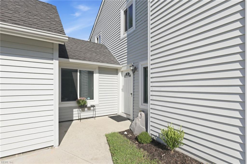 Photo 16 of 45 residential for sale in Virginia Beach virginia