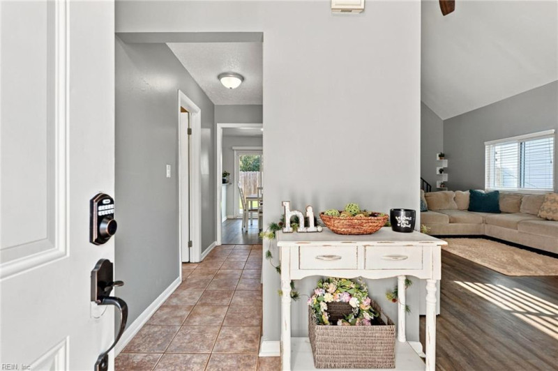Photo 18 of 45 residential for sale in Virginia Beach virginia