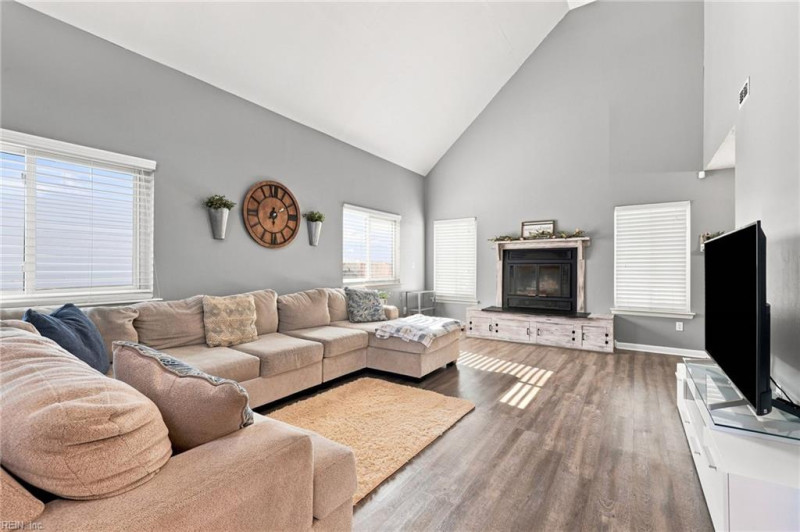 Photo 35 of 45 residential for sale in Virginia Beach virginia