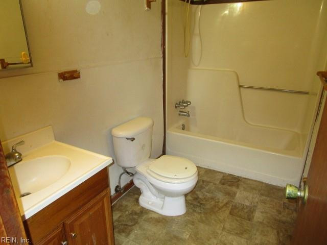 Photo 11 of 15 residential for sale in Hampton virginia