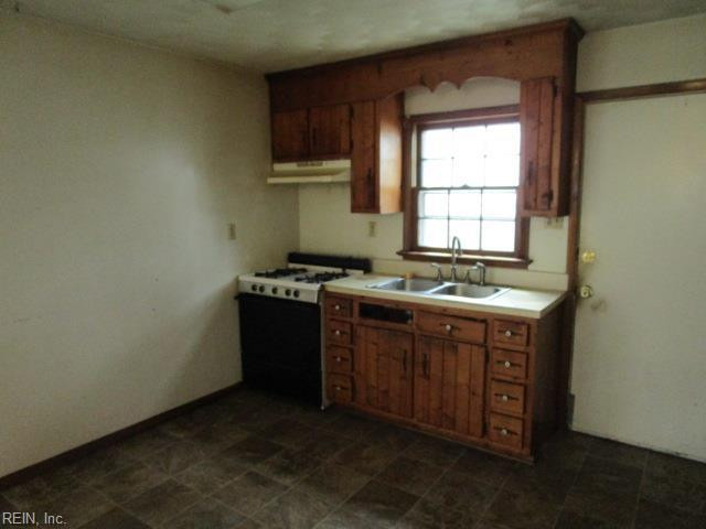 Photo 9 of 15 residential for sale in Hampton virginia
