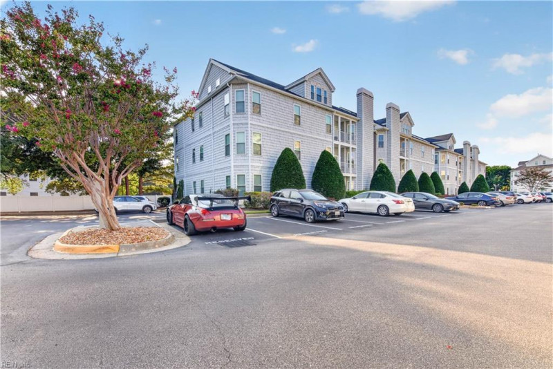 Photo 7 of 49 residential for sale in Virginia Beach virginia