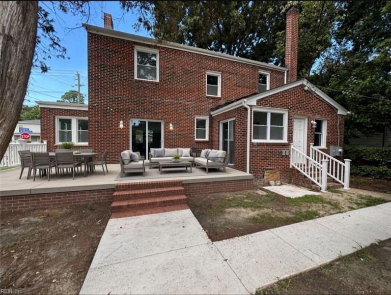 Photo 13 of 25 residential for sale in Norfolk virginia