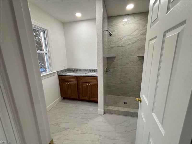 Photo 16 of 25 residential for sale in Norfolk virginia