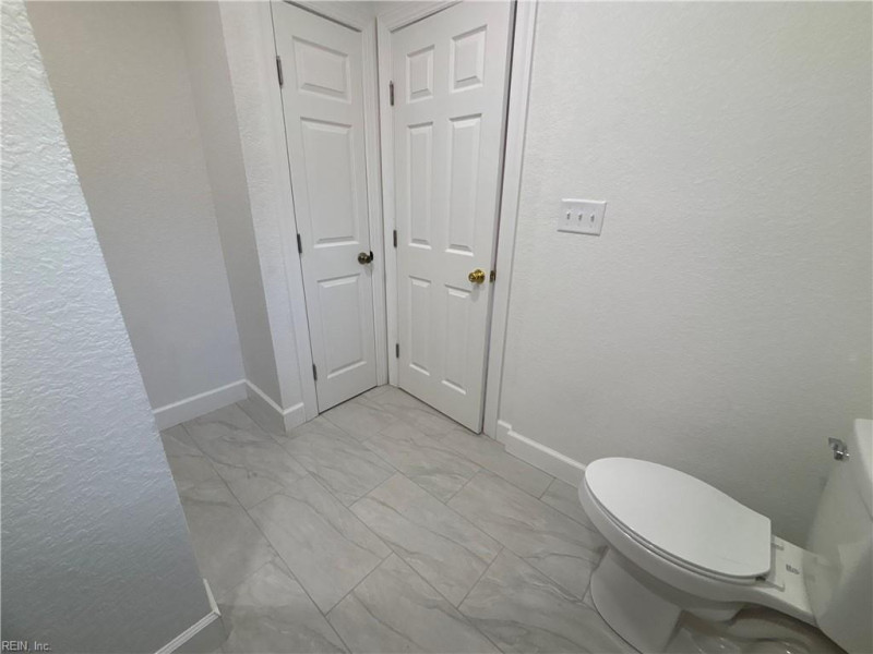 Photo 17 of 25 residential for sale in Norfolk virginia