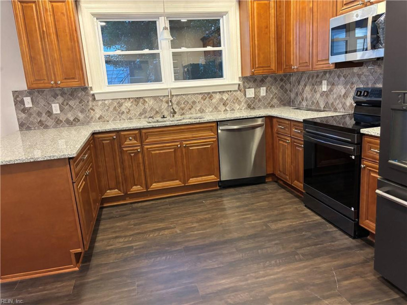 Photo 6 of 25 residential for sale in Norfolk virginia