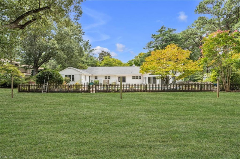 Photo 11 of 40 residential for sale in Virginia Beach virginia