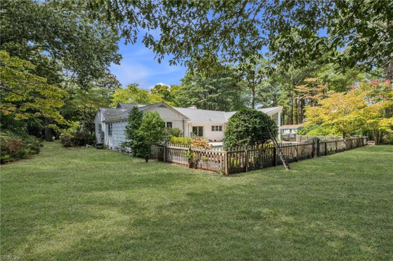 Photo 12 of 40 residential for sale in Virginia Beach virginia