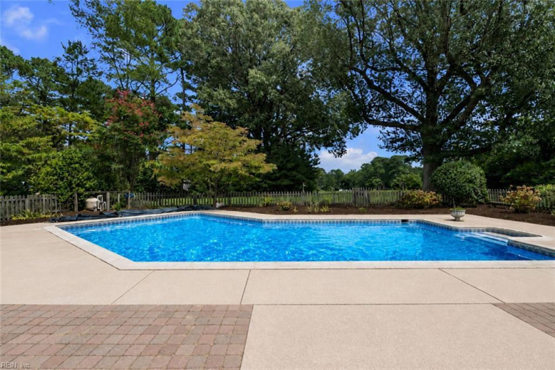 Photo 16 of 40 residential for sale in Virginia Beach virginia