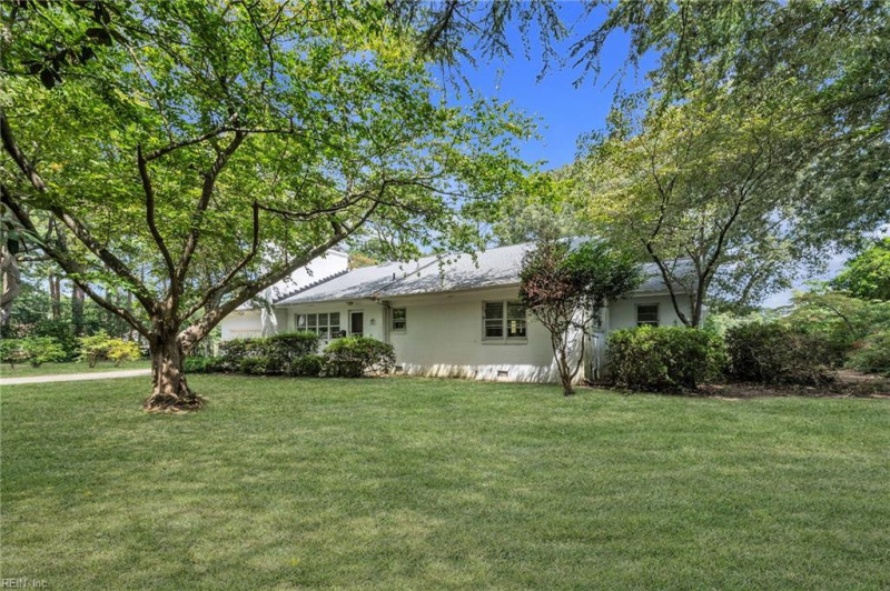 Photo 4 of 40 residential for sale in Virginia Beach virginia