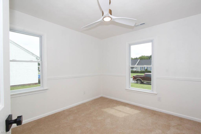 Photo 12 of 21 residential for sale in Chesapeake virginia