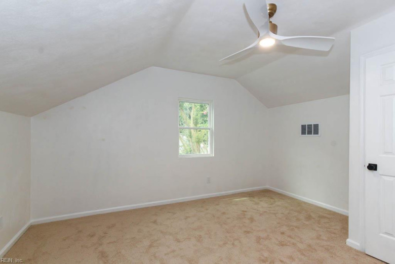 Photo 15 of 21 residential for sale in Chesapeake virginia