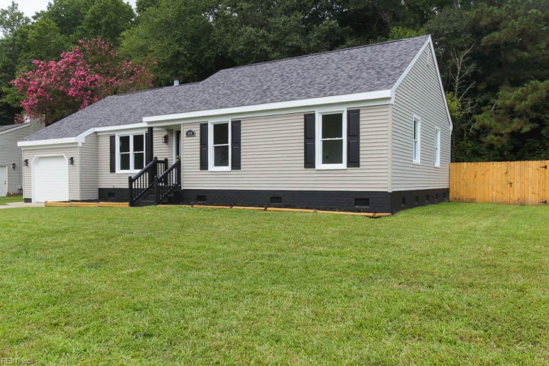 Photo 3 of 21 residential for sale in Chesapeake virginia