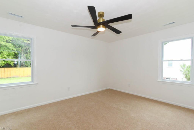 Photo 8 of 21 residential for sale in Chesapeake virginia