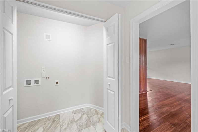 Photo 13 of 26 residential for sale in Norfolk virginia