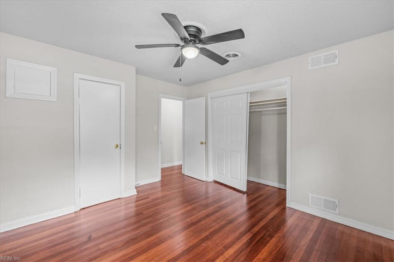 Photo 18 of 26 residential for sale in Norfolk virginia