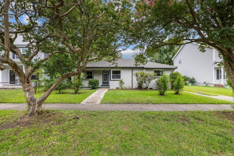 Photo 2 of 26 residential for sale in Norfolk virginia
